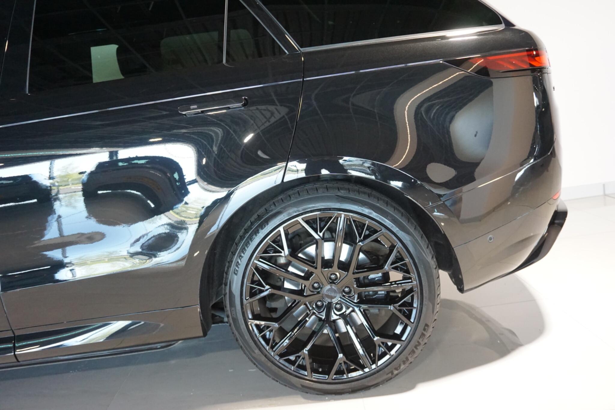 Land Rover Range Rover Sport 3.0 D300 MHEV Dynamic SE SUV 5dr Diesel Auto 4WD Euro 6 (s/s) (300 ps)